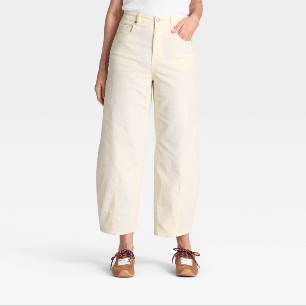Universal Thread™ Women's High-Rise Corduroy Barrel Jeans - Cream 6, 8 or 14